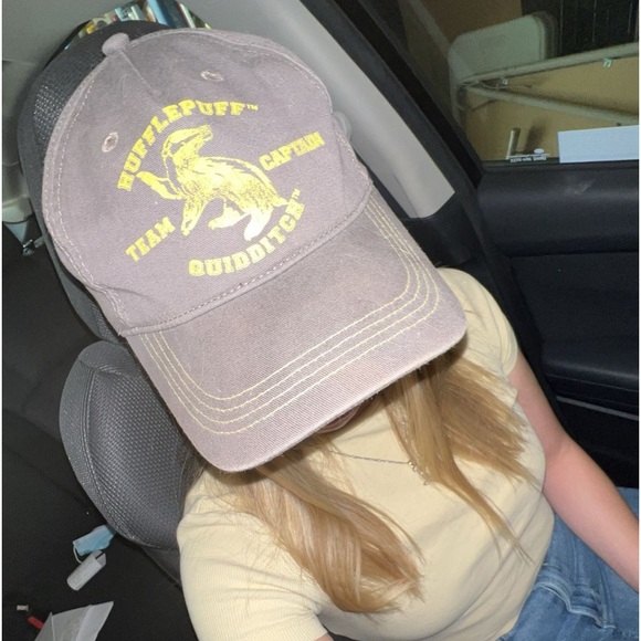 Meet your Posher, Camryn - Picture 1 of 1